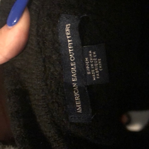 American eagle off the shoulder sweater - Picture 2 of 2